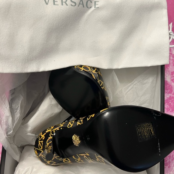 Versace pump heels multi color - Picture 7 of 8